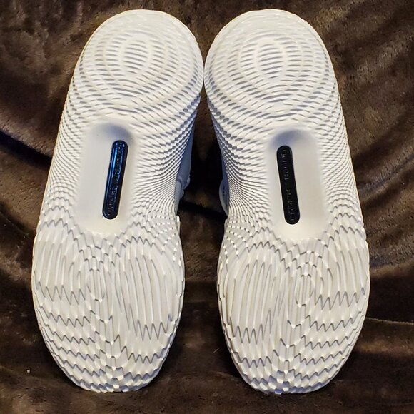 Athletic_Shoes